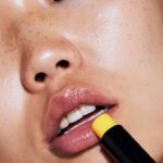 Balsamul de buze  cu peptide Allies of skin Peptide and ceramide repair lip balm - imagine 2