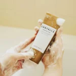 Spumă de curățare SKIN1004 Madagascar Centella Ampoule - imagine 2